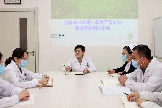 崔立新主任对科室工作进行总结部署