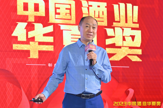 华夏酒报社社长、中国酒业新闻网总编辑吴贤国