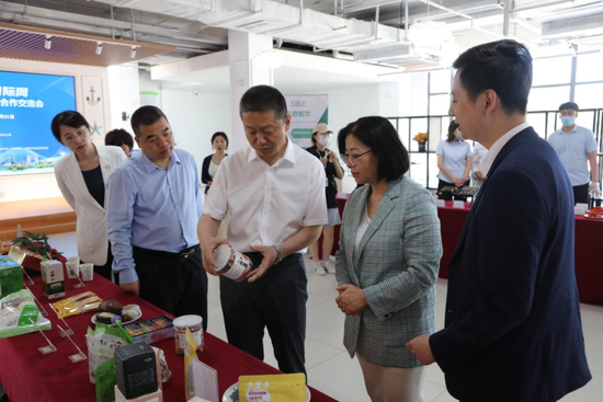 第二届威海国际周中韩食品营养健康合作交流会在山东药品食品职业学院顺利召开