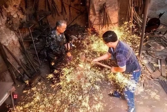 章丘铁器锻造(来源:山东宣传)