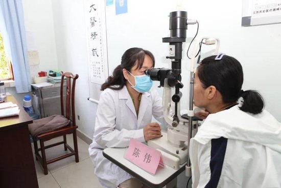 德州市立医院专家在运河卫生院坐诊、查房