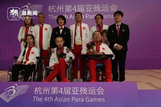 ▲围棋项目领队、教练、队员与工作人员赛后合影