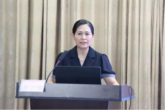 党委委员、副院长王炳花作总结讲话