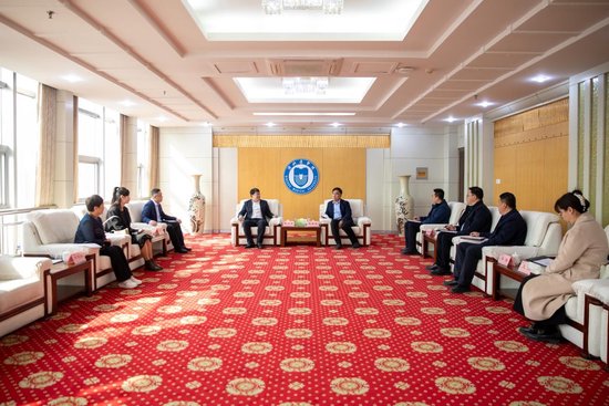 会见现场