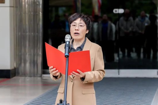 古贝春集团党委书记、董事长徐秀菊致辞