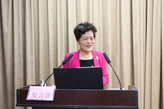 原山东大学齐鲁医院德州医院副院长黄艳丽开展讲座