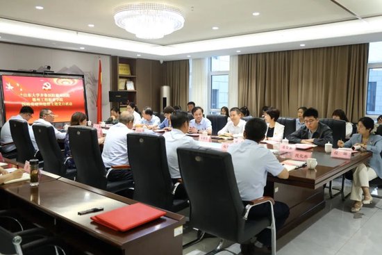 △医院推进党建共建“走出去”促进业务融合,加强院校之间合作纽带,与德州工程职业学院联合开展党建共建活动