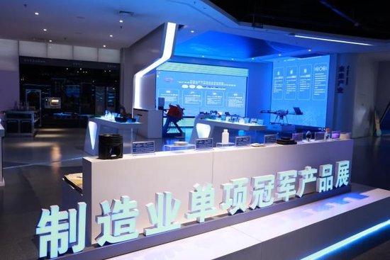2024年滨州有67项全球、全国冠军产品,其中16项产品产能、产量、营收或市场占有率列全球第1位。图摄于滨州渤海先进技术研究院。(张丹丹 摄影)