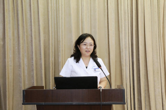 医院党委副书记、院长庄霞讲话