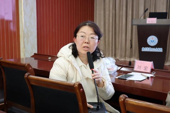 党委委员刘宏主持培训会议