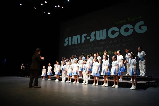 合唱团在第八届国际音乐节暨首届“星程”室内合唱大赛荣获金奖