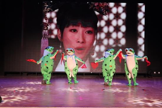 舞蹈《蛙贵人惊鸿舞》