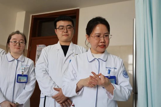 胸外科护士长崔艳