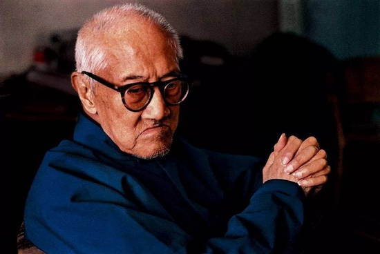 编者注:梁漱溟(1893年10月18日—1988年6月23日),蒙古族,原名焕鼎,字寿铭,曾用笔名寿名、瘦民、漱溟,后以漱溟行世。原籍广西桂林,生于北京。中国著名的思想家、哲学家、教育家、社会活动家、爱国人士,现代新儒家的早期代表人物之一,有“中国最后一位大儒家”之称。