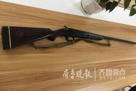 抖音视频中 济南5岁孩子竟拿单管猎枪玩 警方