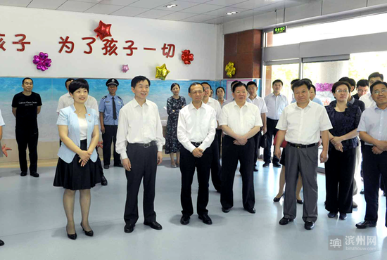 2018年5月31日,民政部党组书记、部长黄树贤在市委书记、市人大常委会主任张光峰的陪同下,调研视察滨州民政工作。