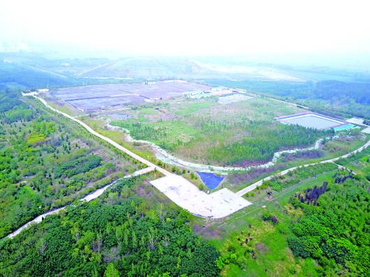 　济南市第二生活垃圾处理厂一厂填埋场，目前已封停使用并进行绿化。 