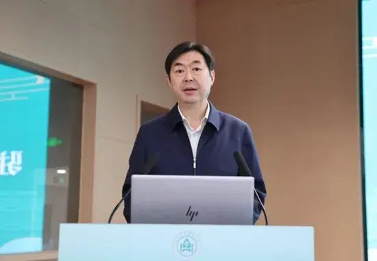 △王振东主持会议