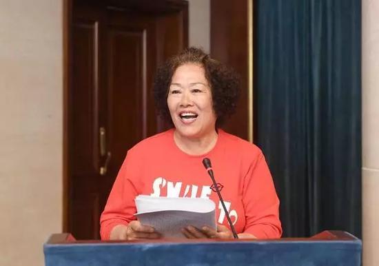去世前一月還在做公益