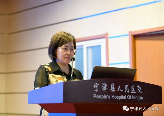 皮肤科主任 李国英