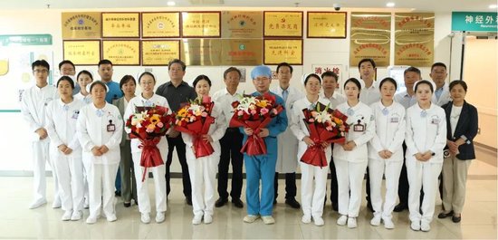 德州市副市长陈晓强走访慰问齐鲁医院德州医院一线护理人员