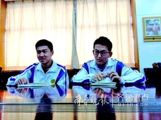 隋兆旭(左)和刘宗一(右)接受记者采访。