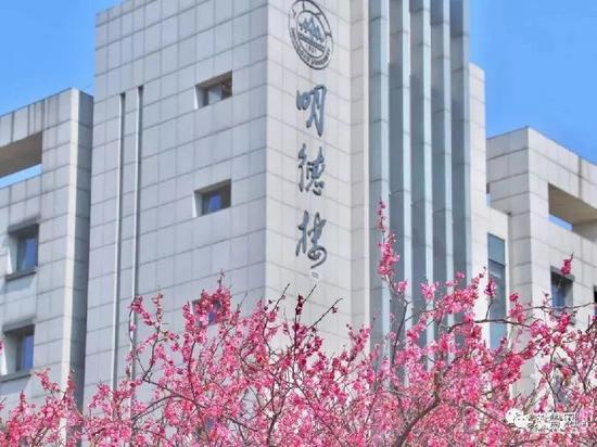 4月:玉兰、紫丁香、紫叶李、海棠、紫藤