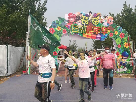 狮子刘彩虹跑