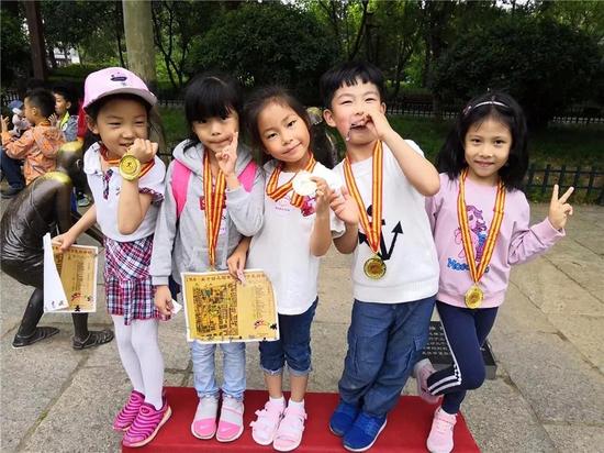 山东银座·英才幼儿园(集团)黄金园寻泉亲子