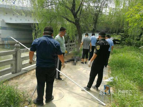 据悉，民警已联系到死者家属，其正往济南赶来处理后事。