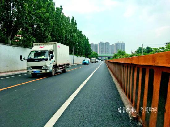 大辛西大街修補人行道,奧體中路交通壓力減輕