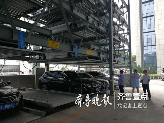 据了解,智能车库为就诊患者提供了很大方便,车主可以随停随取,非常便捷。