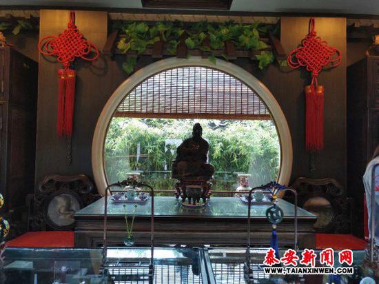 泰山玉展品。