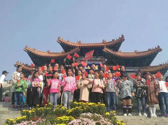 嶧山對鄒城市民實行免費政策,群眾實實在在享受發展的紅利。