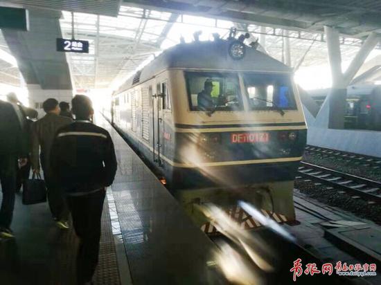 ▲檢測列車蓄勢待發。張可 攝