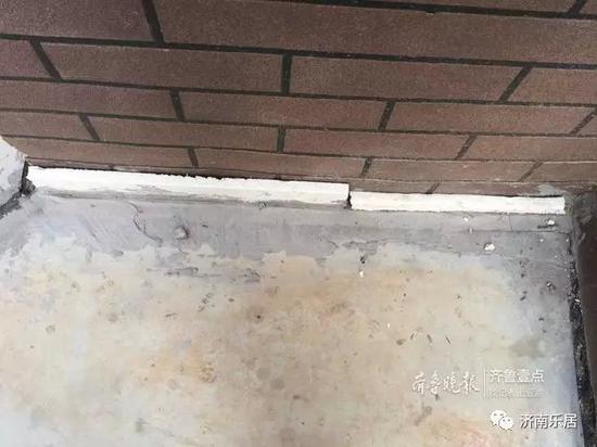 9號樓墻體與地面間裂縫