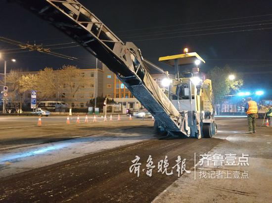 完工后将由交管部门施画路线，安装护栏，恢复原有的道路状况和交通秩序。