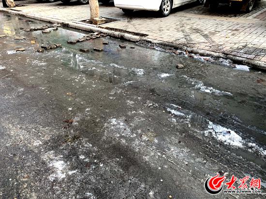 市民墊磚通行