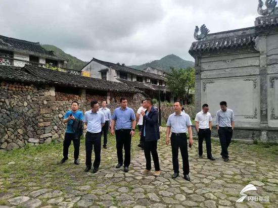 “蜂群采蜜”在學(xué)思踐悟中汲取掛職成果