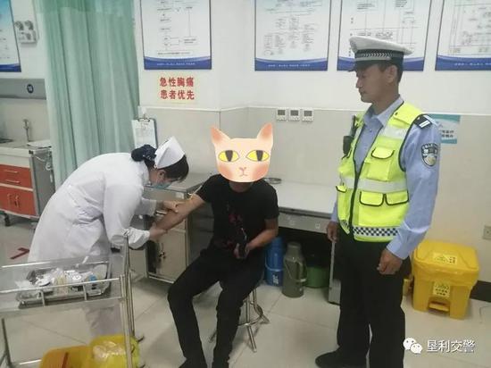 目前,民警依法对其抽血备检,等待他的将是扣分、罚款和拘留。