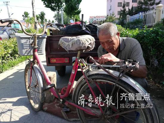七旬老人人行道上修車遭投訴