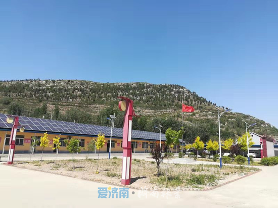 屢掏自己腰包,花在村民身上