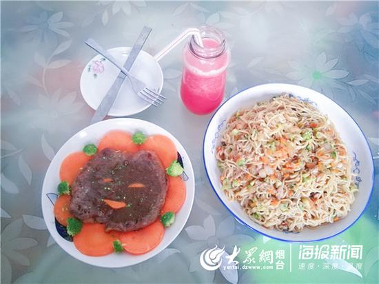 义工队员们做好的饭菜