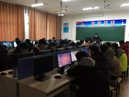 中标讲师来软件工程学院授课,校企课程实现全面对接