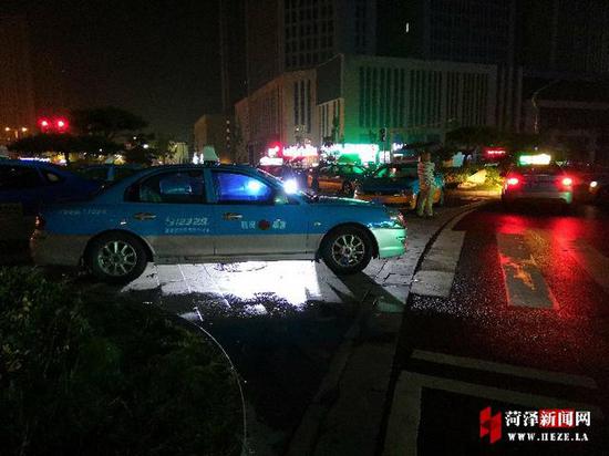 人大代表建议:部门联动执法,严打喊客拉客,优化广场布局