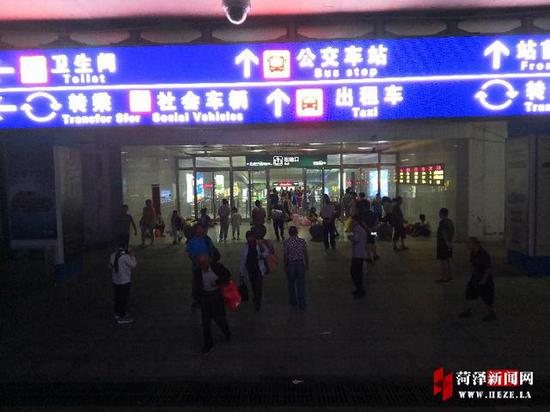 出租车拒载、拼客、议价等现象仍然存在