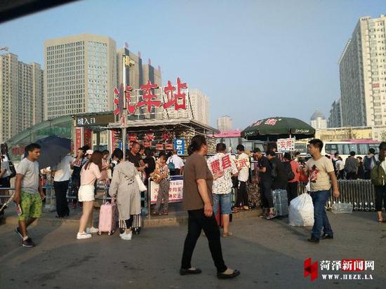 多次治理屡屡反弹,火车站广场乱象治理为何这么难?