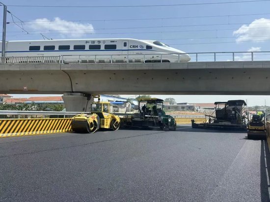 莱山区两条道路今日同步通车