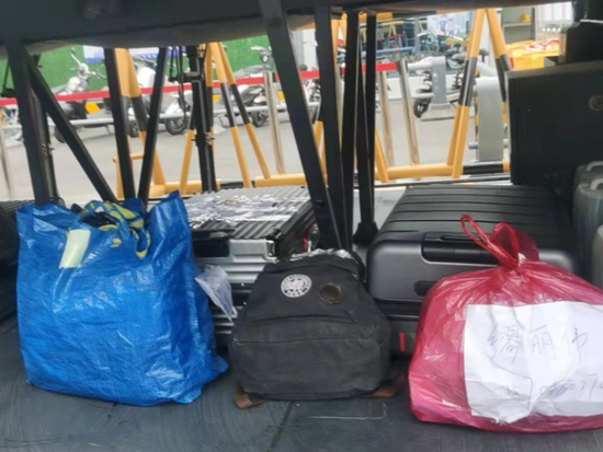 运送、交接留校教职工行李