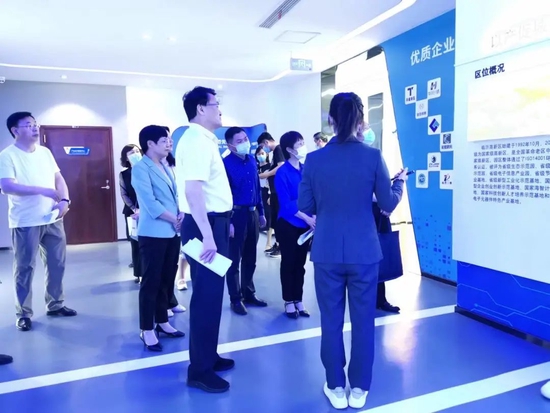  联合调研组参观品牌工法棺